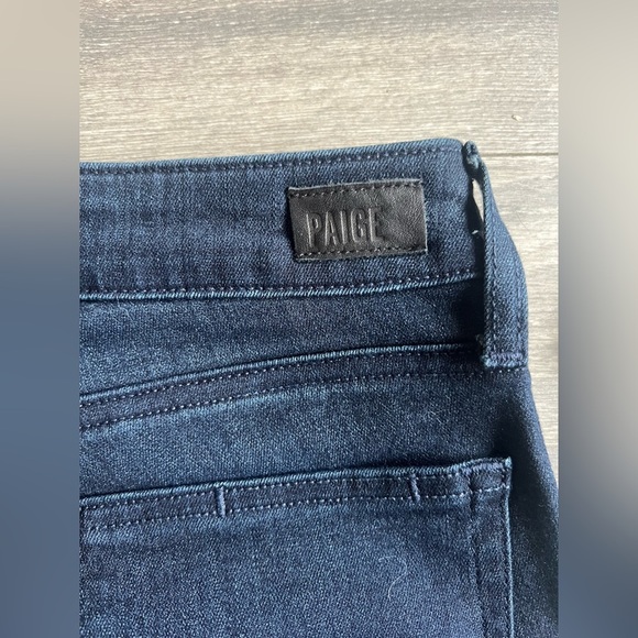 Paige manhattan mid rise luxuriously soft flawless fit slim boot jeans. Size 26 - Picture 8 of 13
